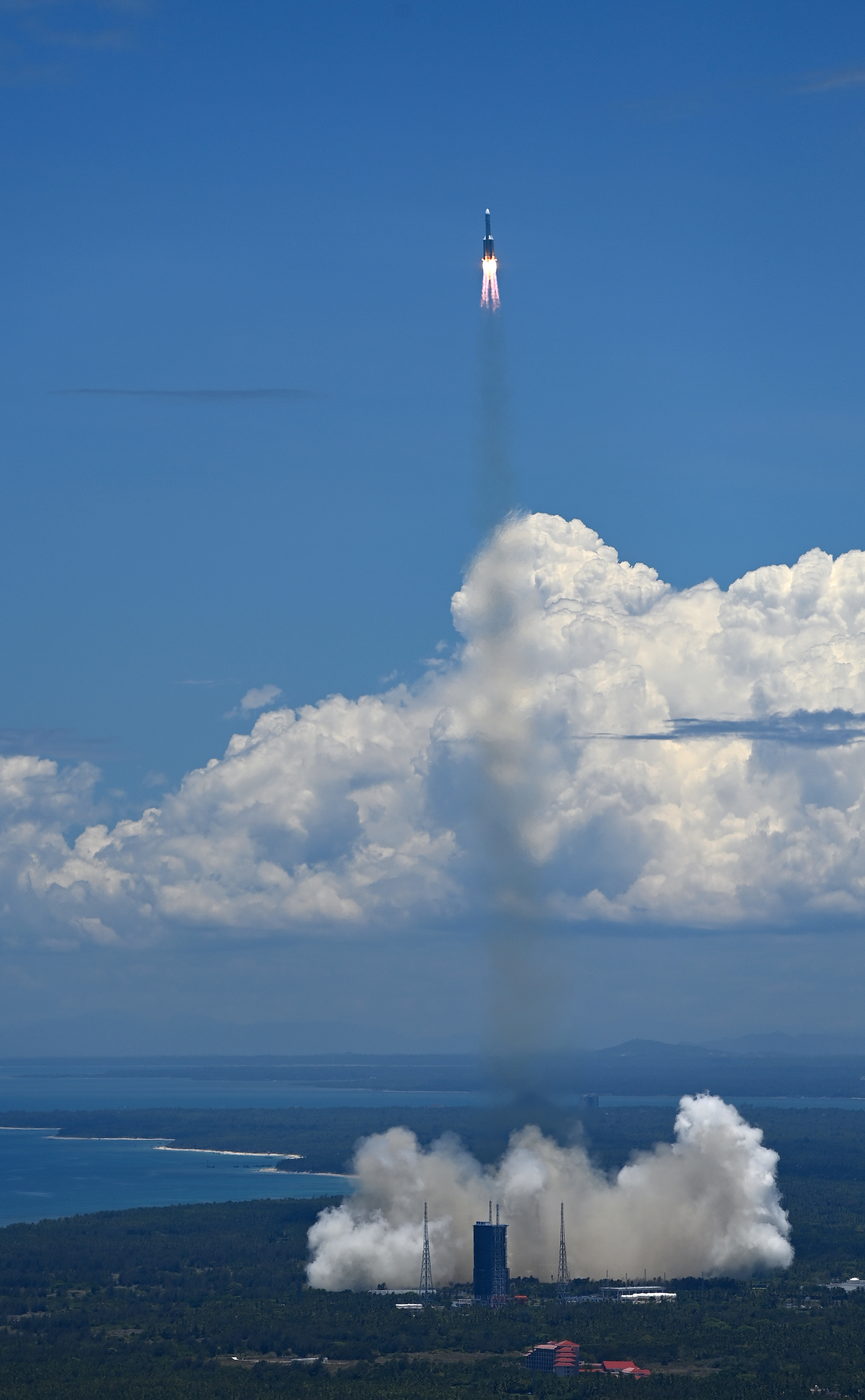 天问二号探测器运抵发射场