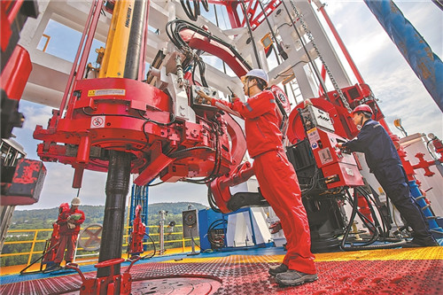 10910米！中国首口超万米科探井完钻